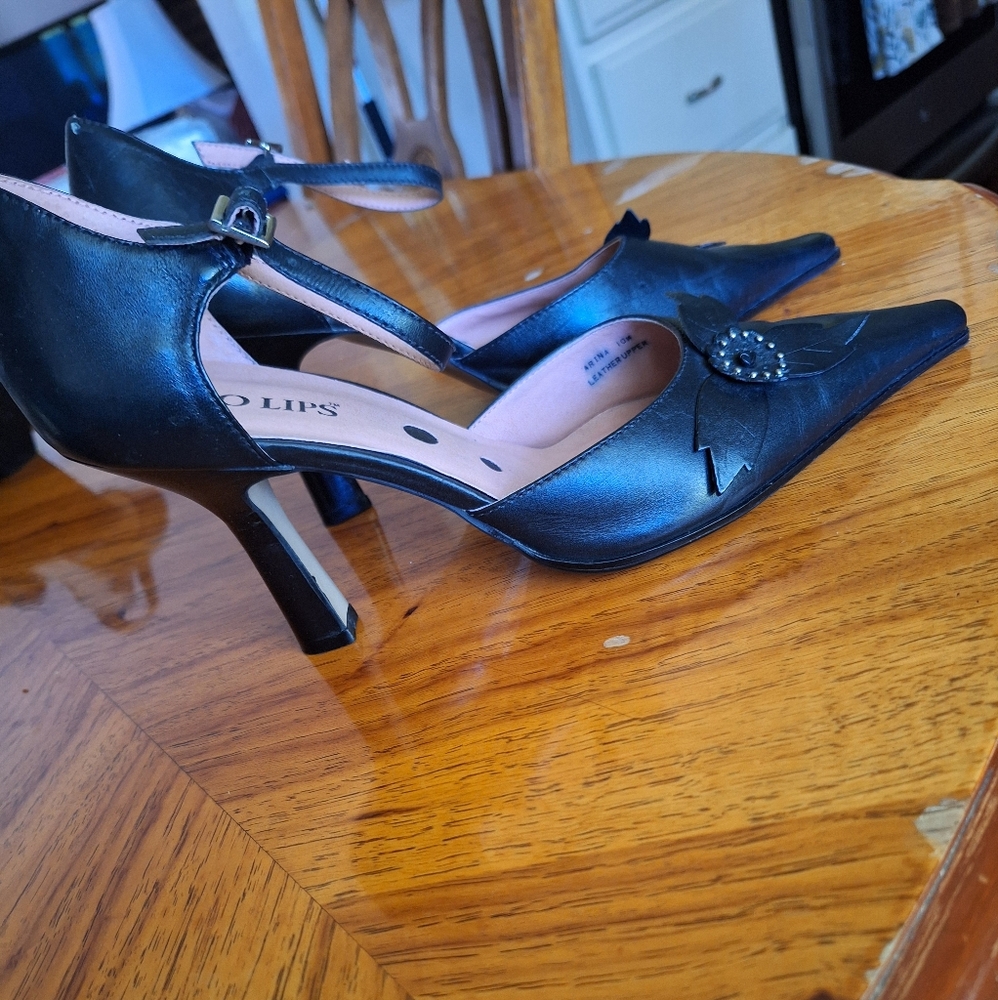 Two Lips shoes